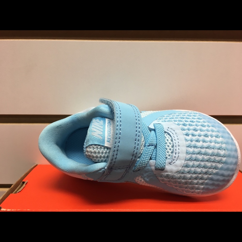Nike Toddler Revolution 4 sneakers - Picture 4 of 4